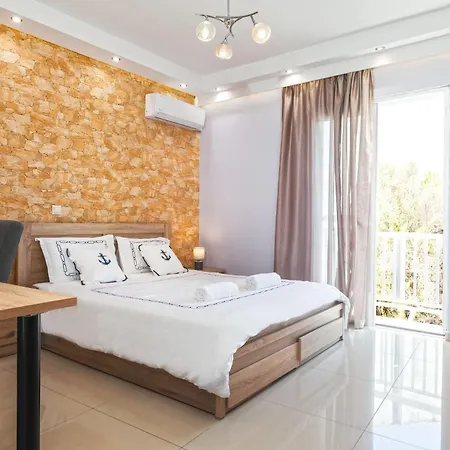 דירה 5- Luxury For 4 In The Part Of Rhodes!